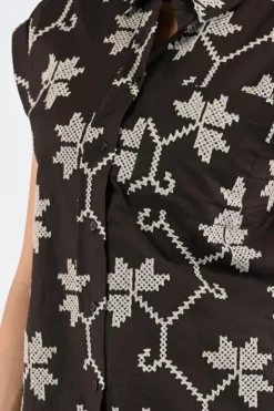 Geisha 63212-20 Blouse mouwloos Donker bruin