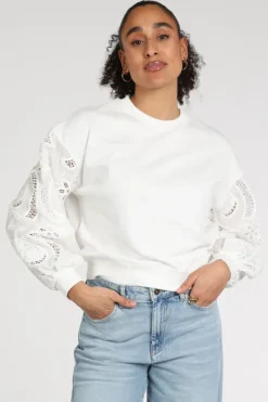 Moscow Lacie 114-04 Sweater Off white