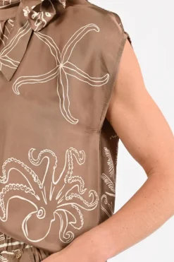 Nukus NKS01154 Blouse mouwloos Bruin