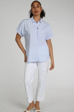 Penn & Ink S26Z833 Blouse korte mouw Licht blauw